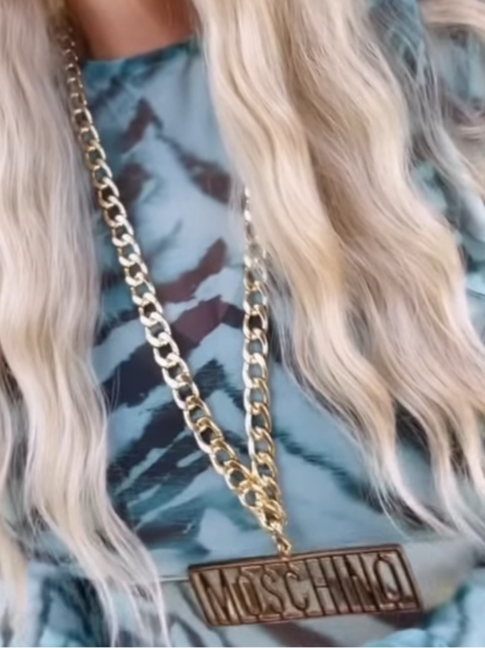 MOSCHINO RAPPERS GOLD DELIGHT NECKLACE - Picture 6 of 6